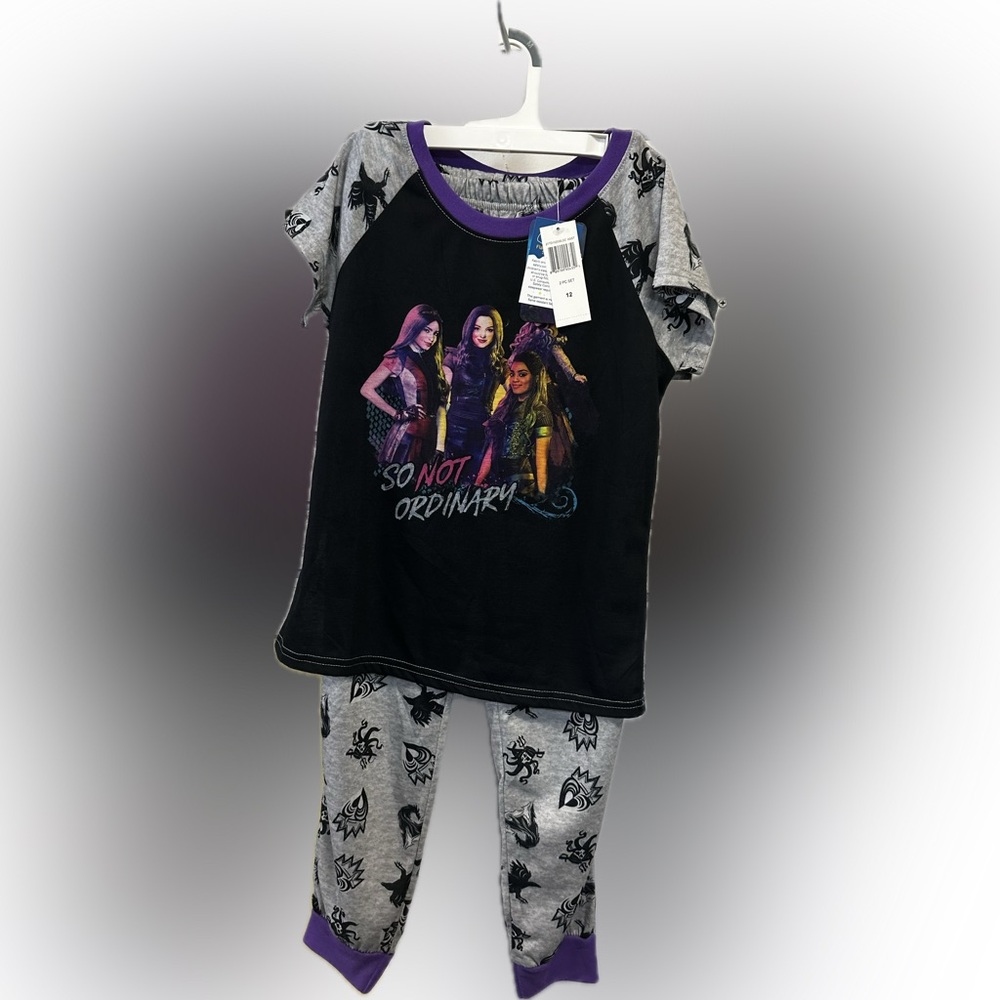 Gray and Black Graphic Pajama Set